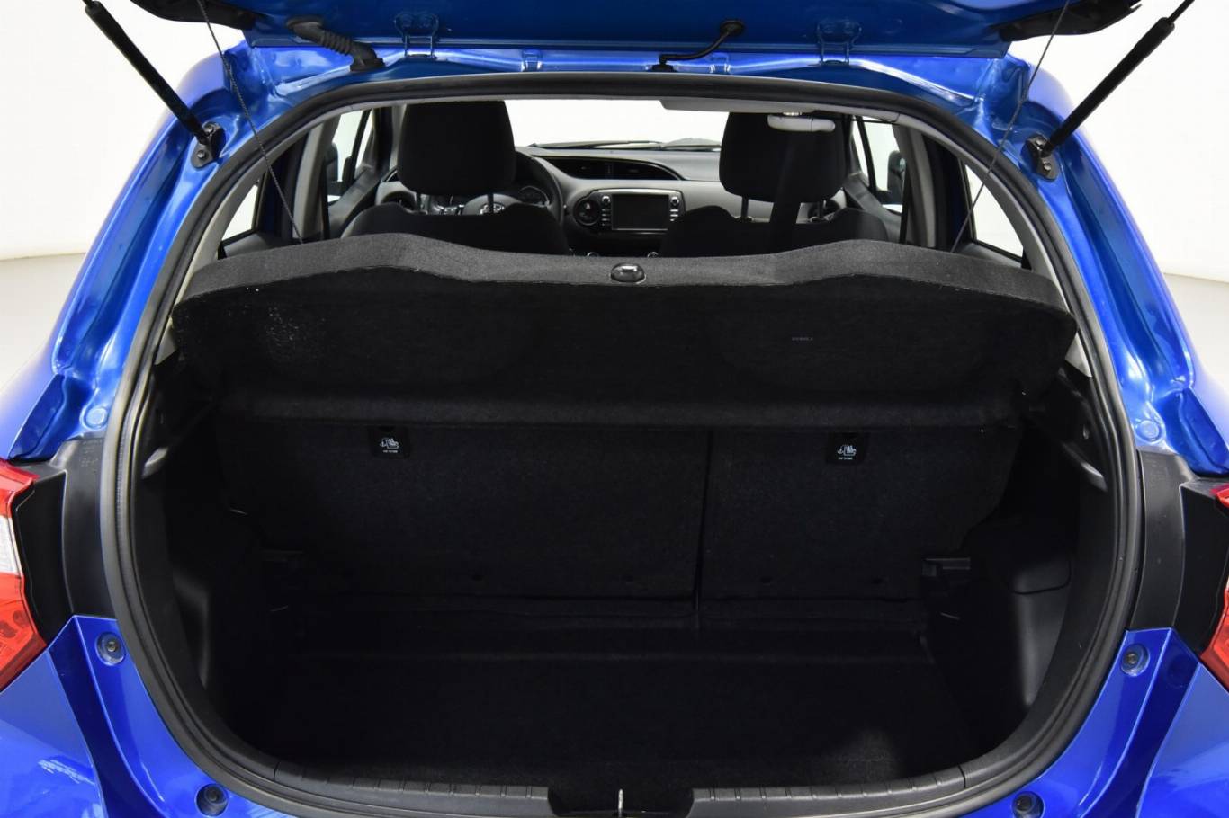 TOYOTA Yaris 13