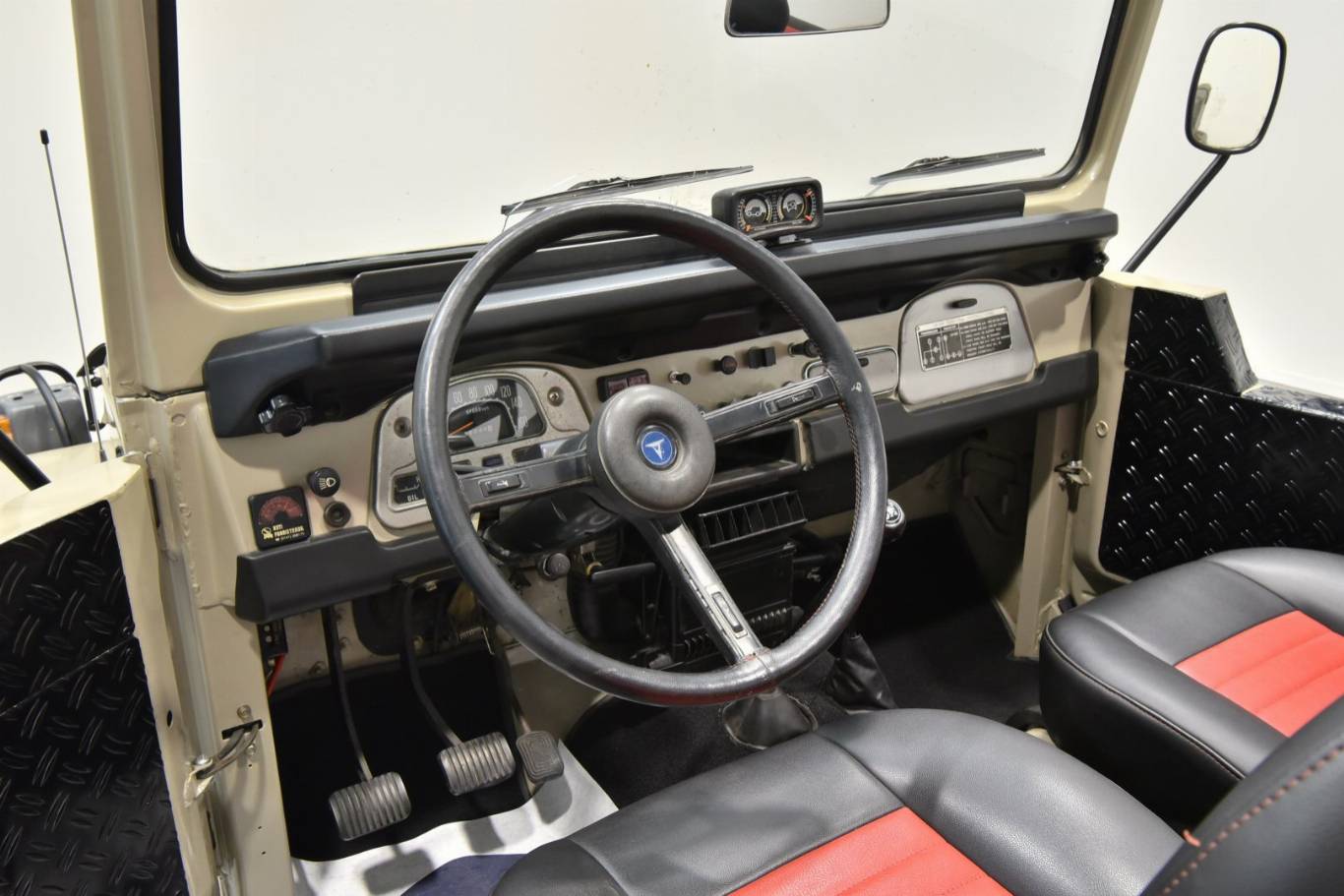 TOYOTA Land Cruiser 21