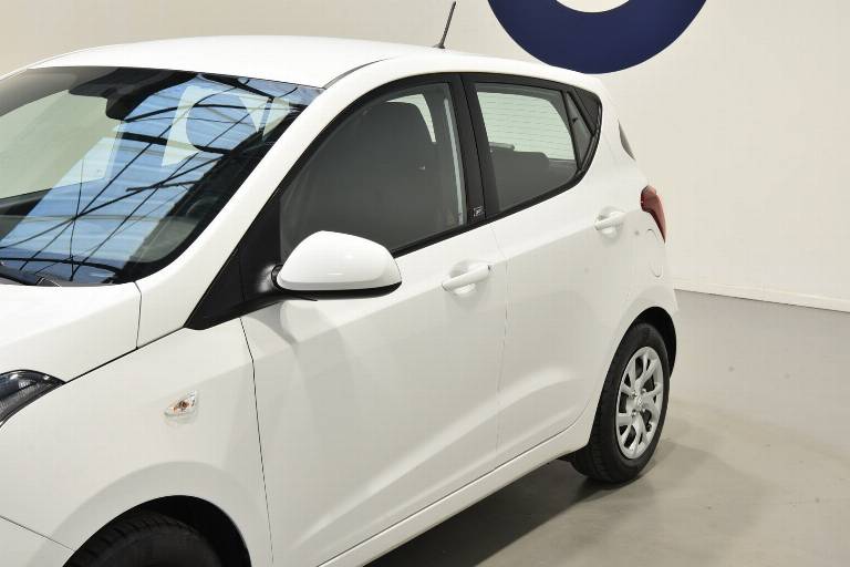 HYUNDAI I10 42