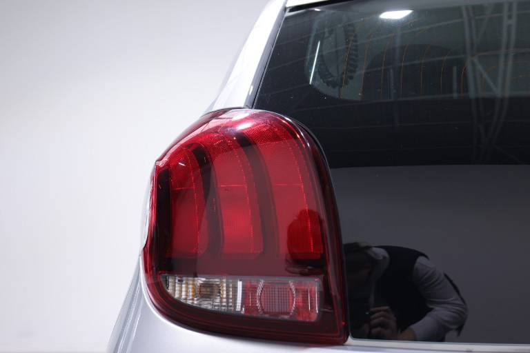 PEUGEOT 108 35