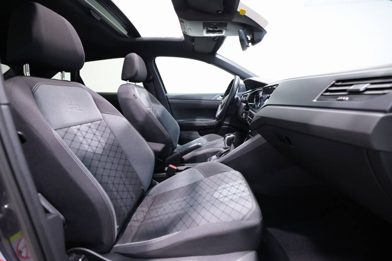 VOLKSWAGEN Taigo 44