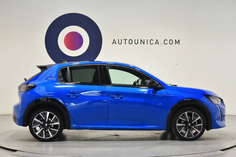 PEUGEOT 208 31