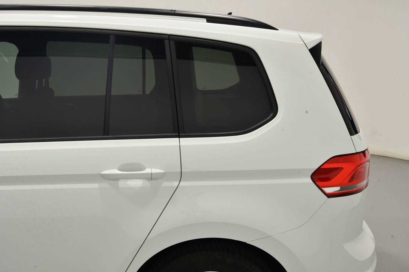 VOLKSWAGEN Touran 45