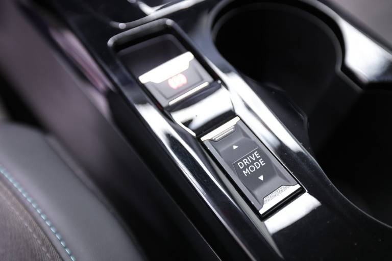 PEUGEOT 208 29