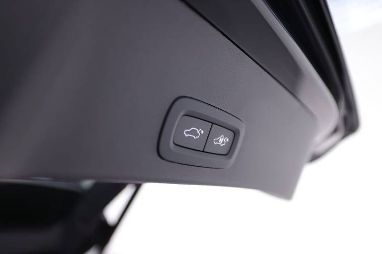 VOLVO XC40 52