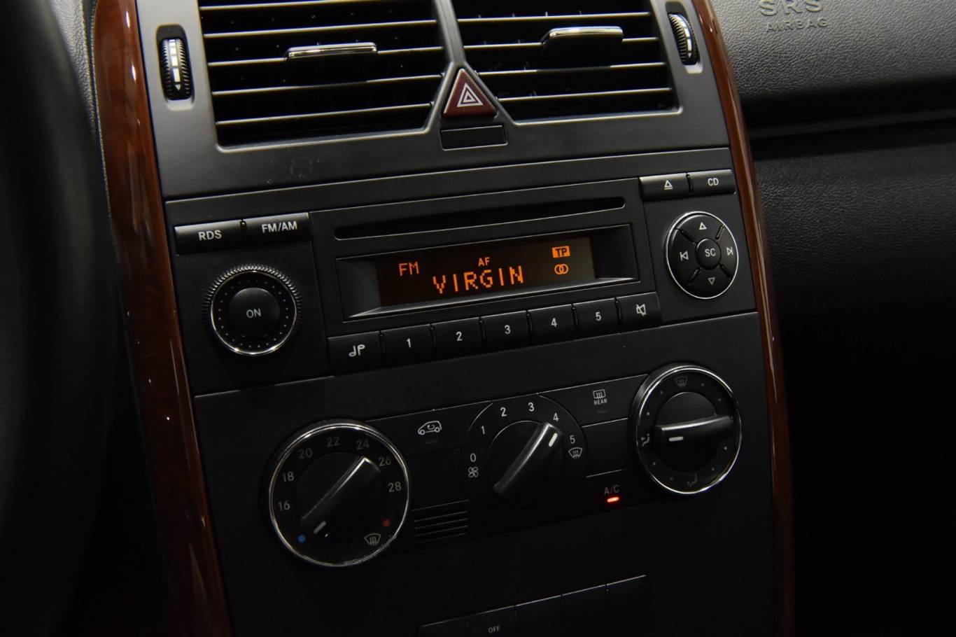 MERCEDES-BENZ A 180 14