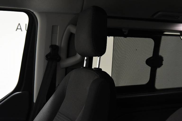 FORD Tourneo Custom 21
