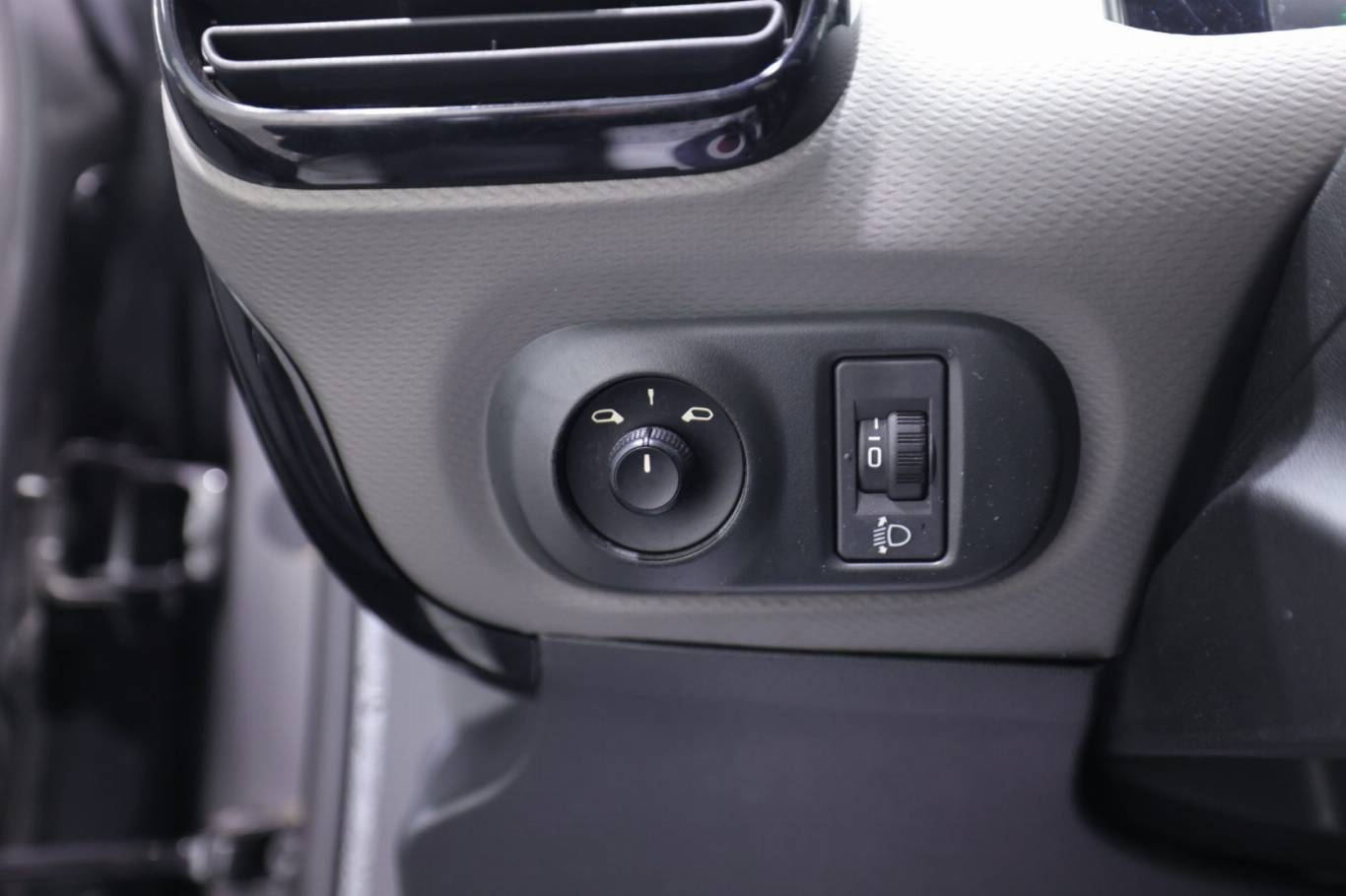 CITROEN C4 Cactus 23