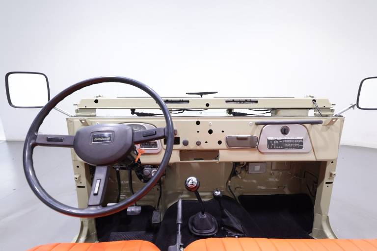 TOYOTA Land Cruiser 23