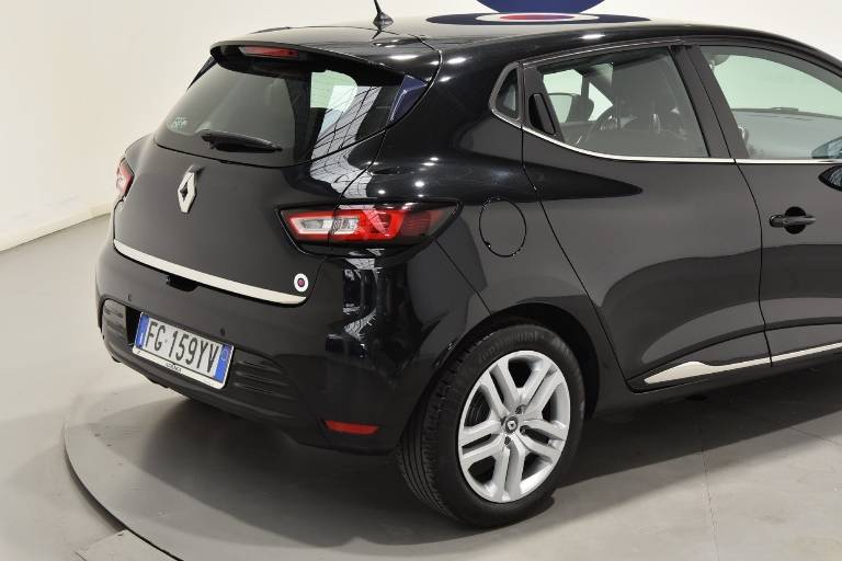 RENAULT Clio 23