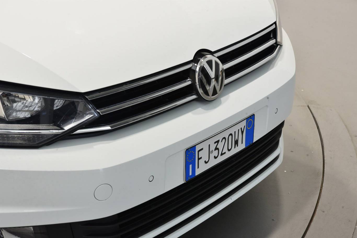 VOLKSWAGEN Touran 41