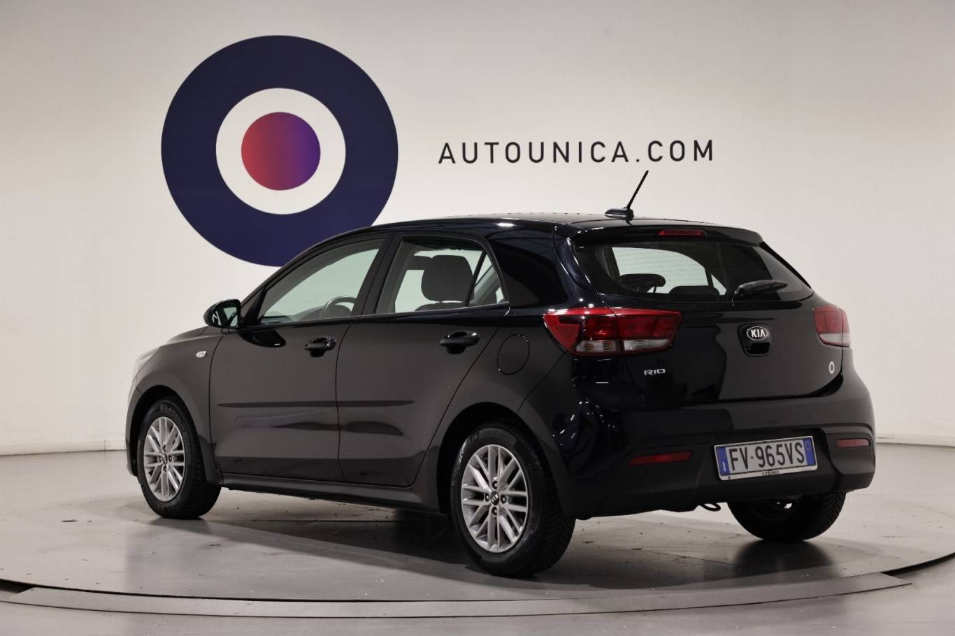 KIA Rio 14