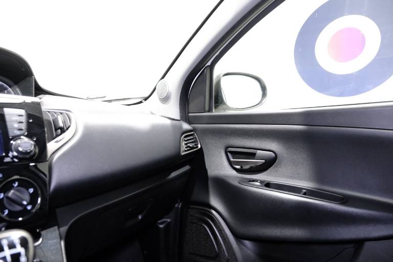 LANCIA Ypsilon 26