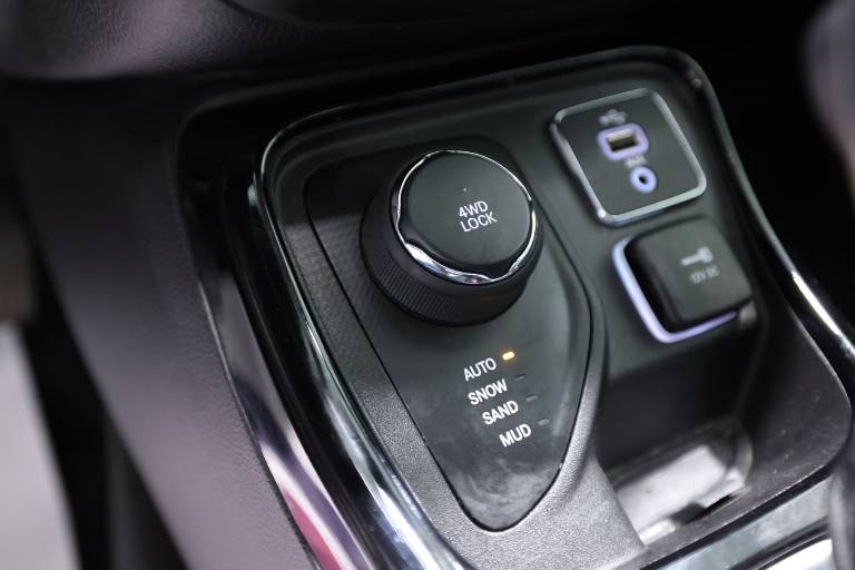 JEEP Compass 31