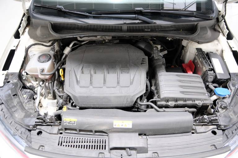 VOLKSWAGEN Polo GTI 52