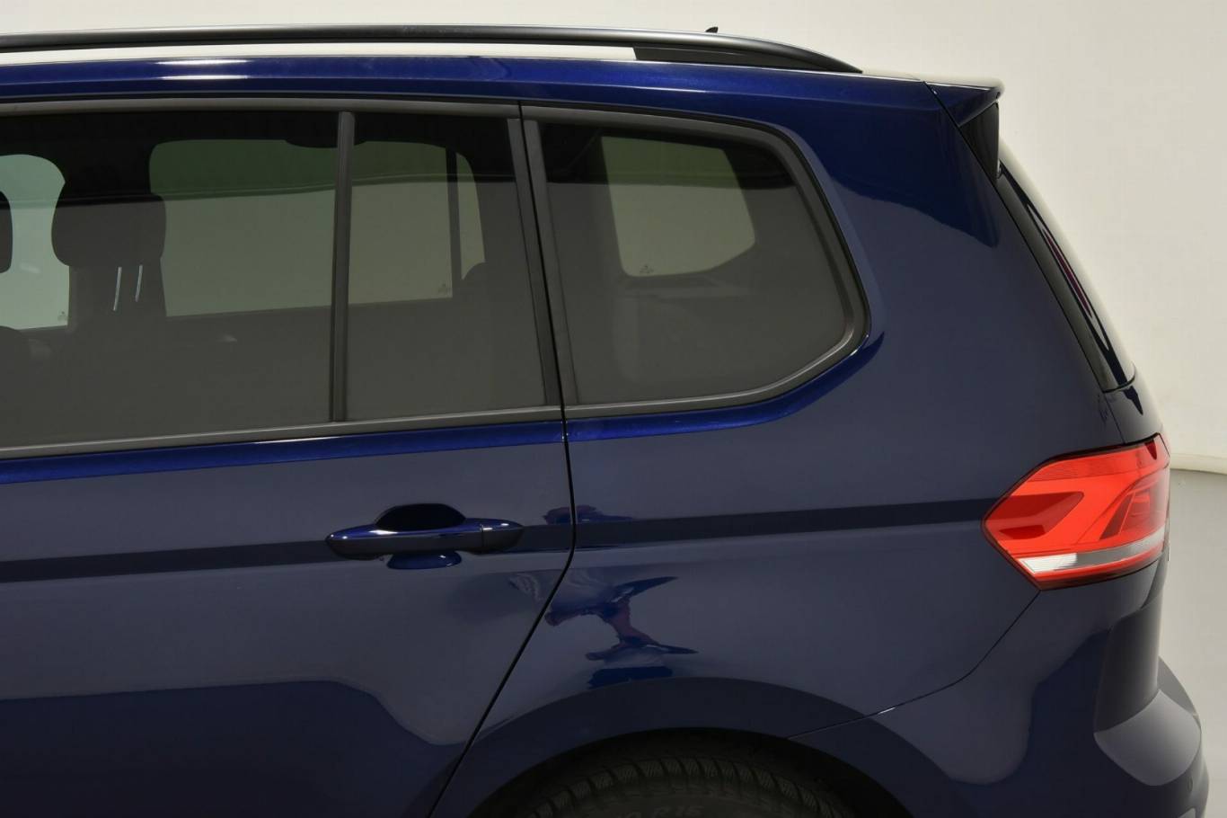 VOLKSWAGEN Touran 45