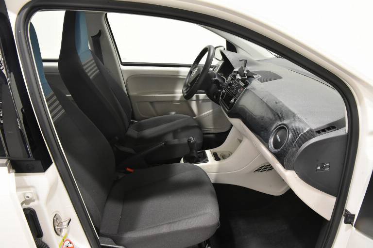 VOLKSWAGEN Up! 30
