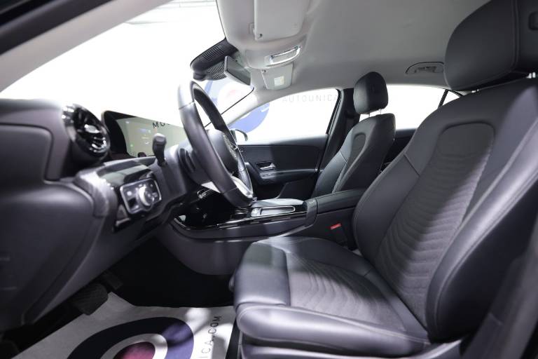 MERCEDES-BENZ A 180 21