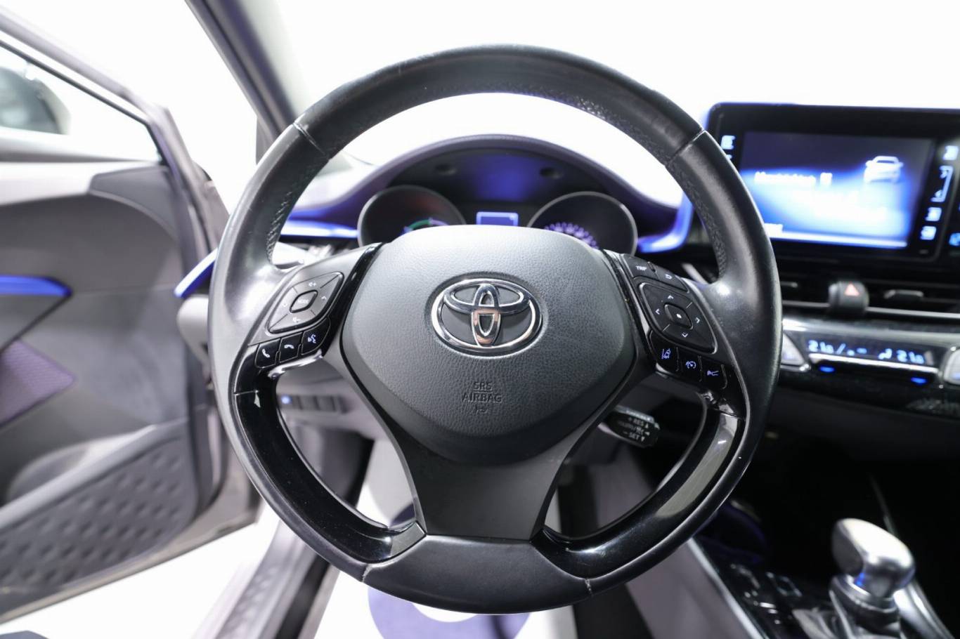 TOYOTA C-HR 7
