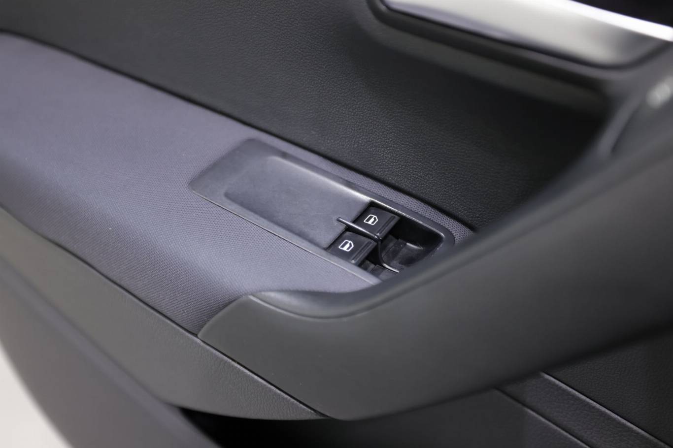 VOLKSWAGEN Polo 26
