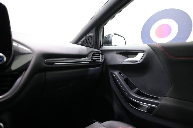 FORD Puma 29