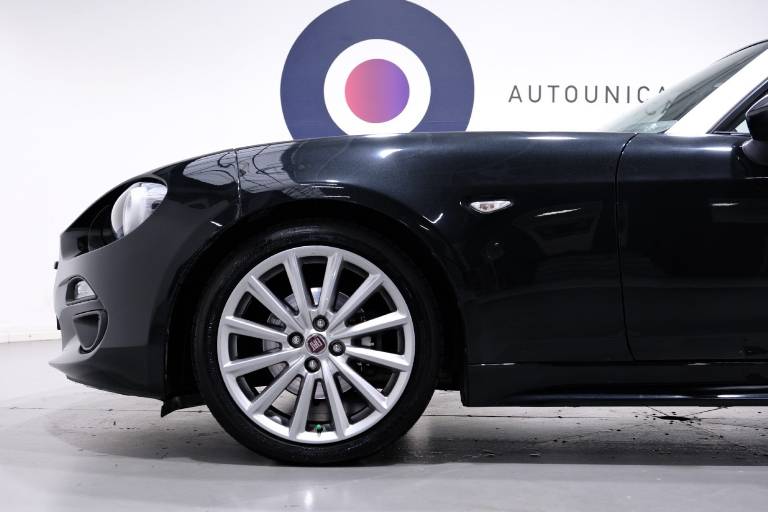 FIAT 124 Spider 11