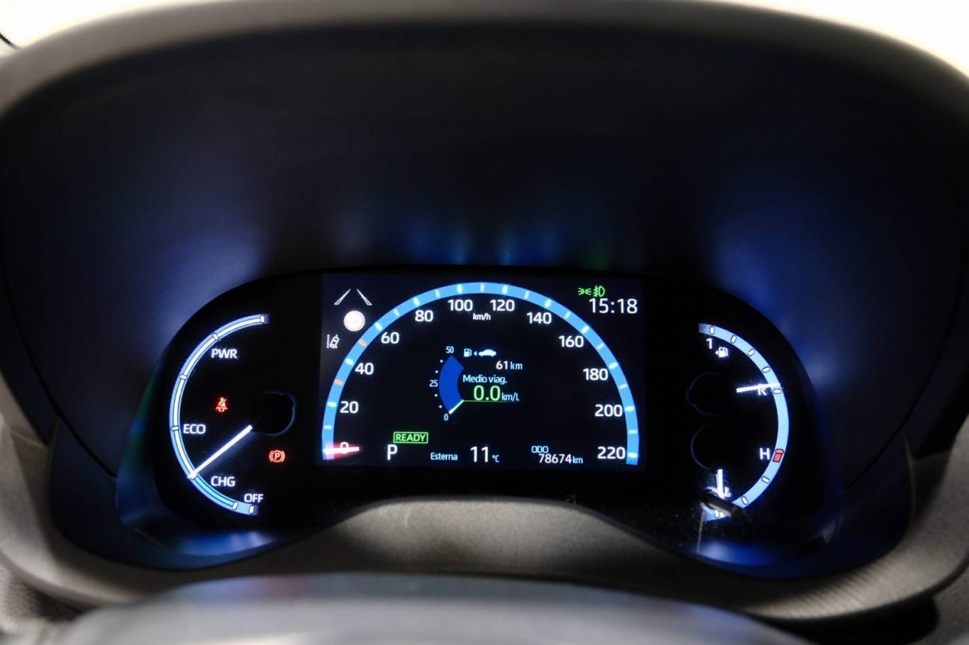 TOYOTA Yaris Cross 8