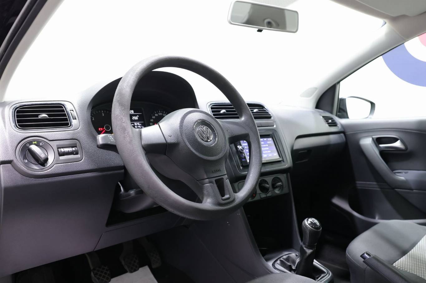 VOLKSWAGEN Polo 5