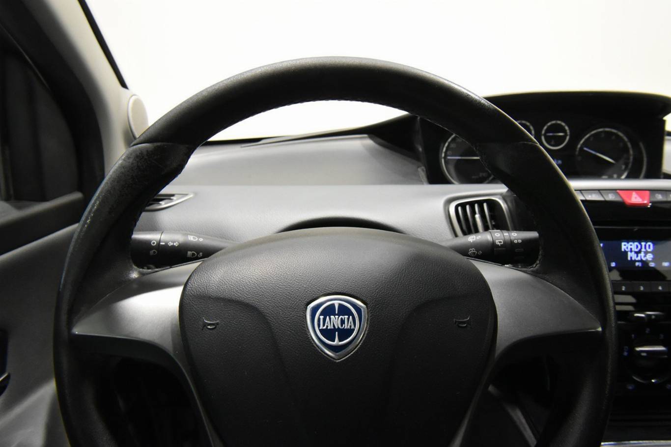 LANCIA Ypsilon 8