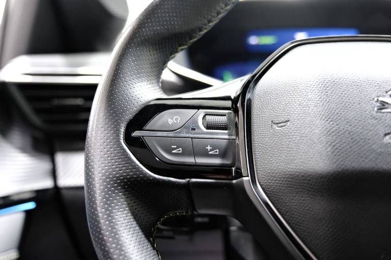 PEUGEOT 208 21
