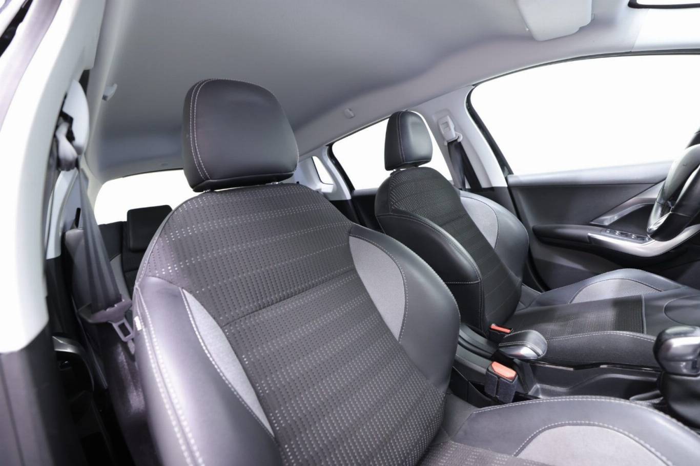 PEUGEOT 2008 43