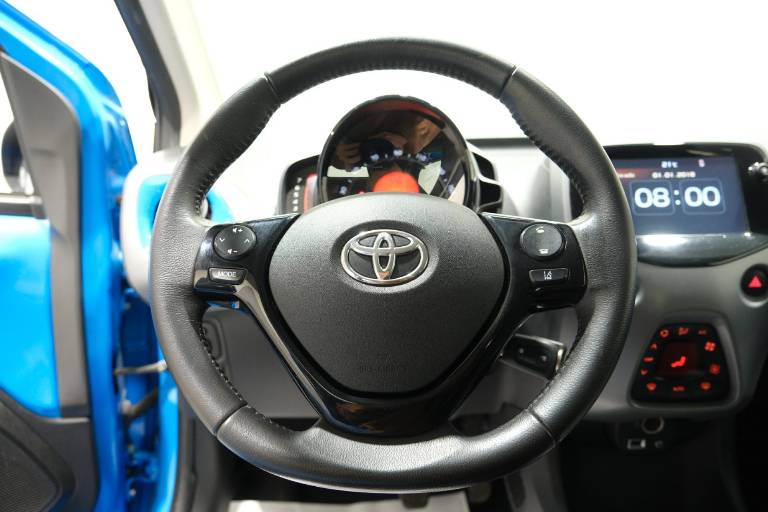 TOYOTA Aygo 7