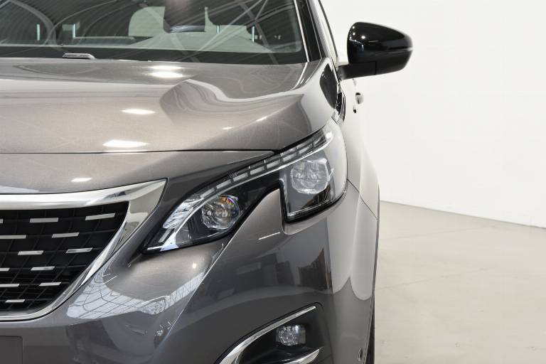 PEUGEOT 5008 38