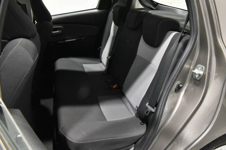 TOYOTA Yaris 20