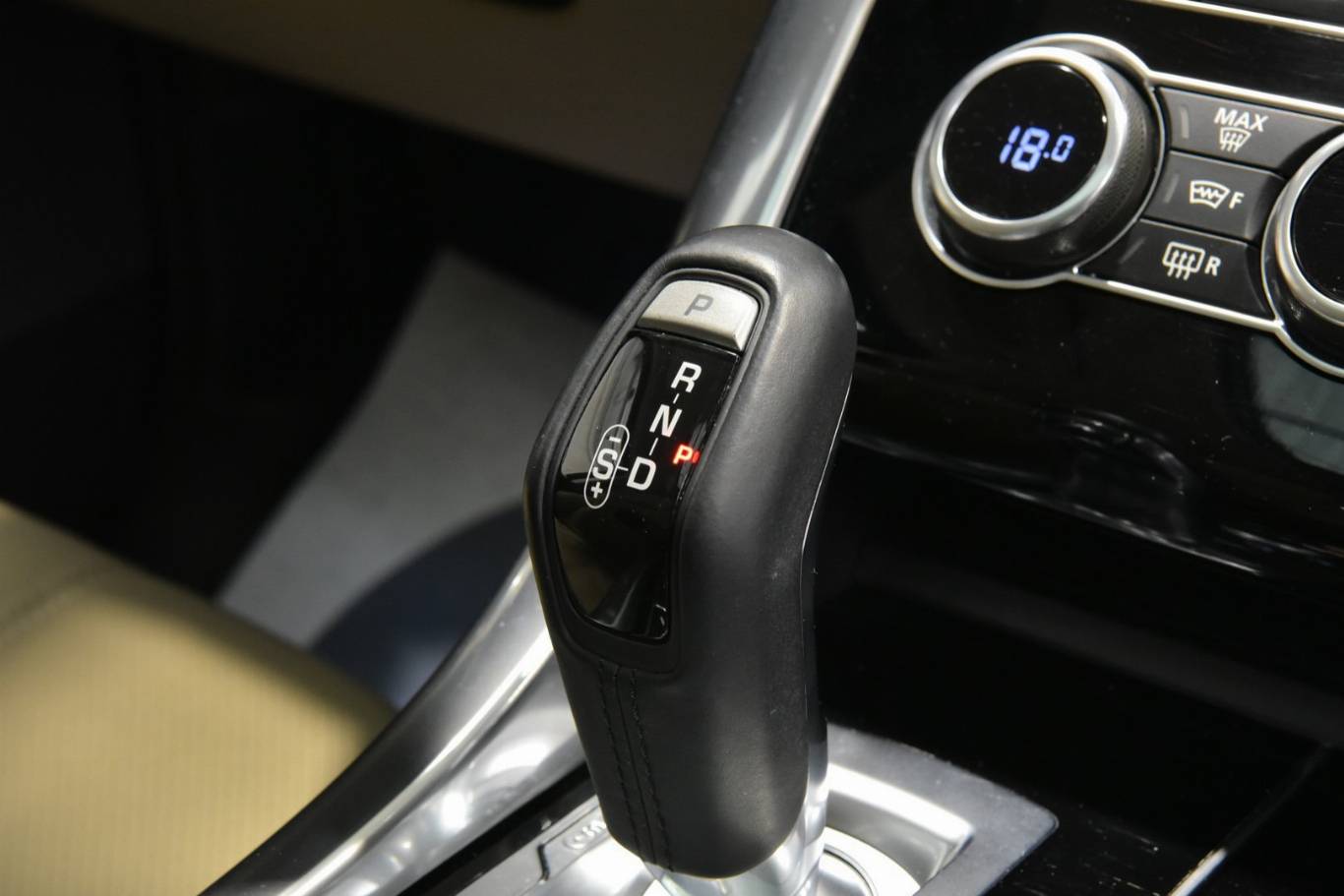 LAND ROVER Range Rover Sport 36