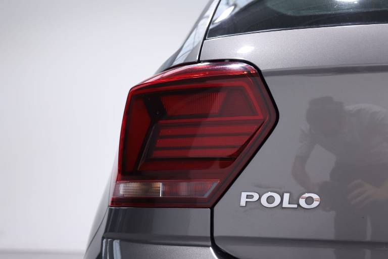 VOLKSWAGEN Polo 36
