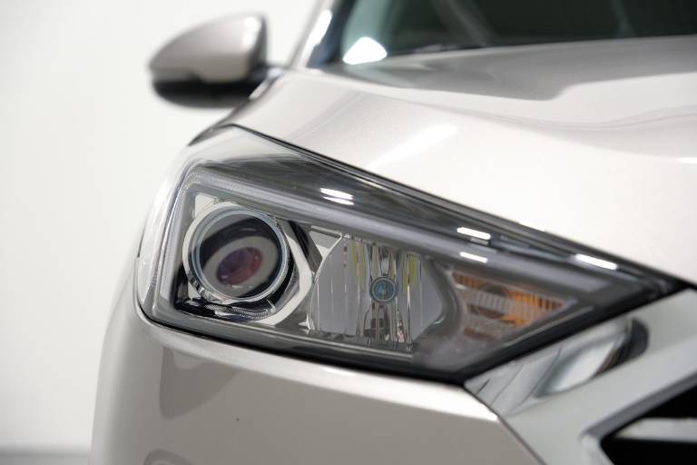 HYUNDAI Tucson 14