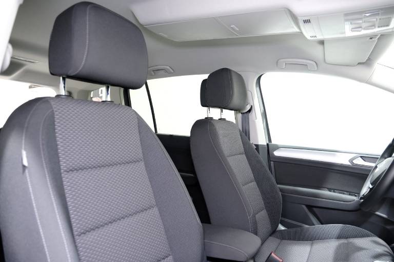 VOLKSWAGEN Touran 62