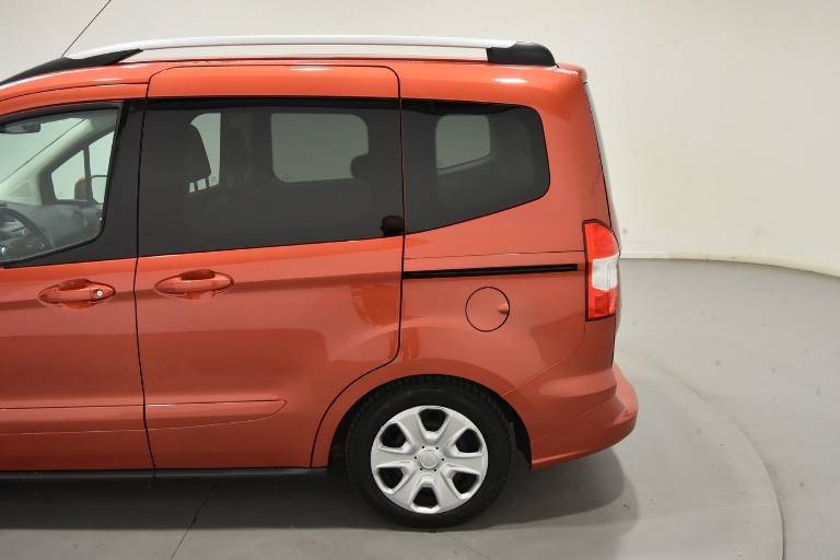 FORD Tourneo Courier 47