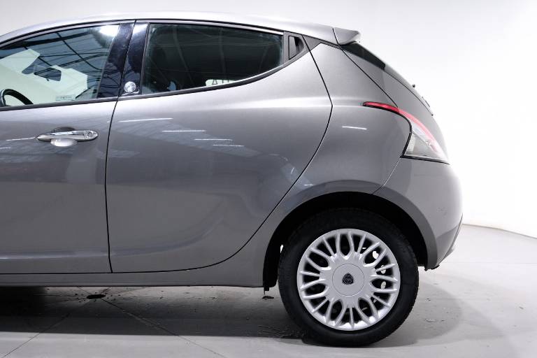 LANCIA Ypsilon 37