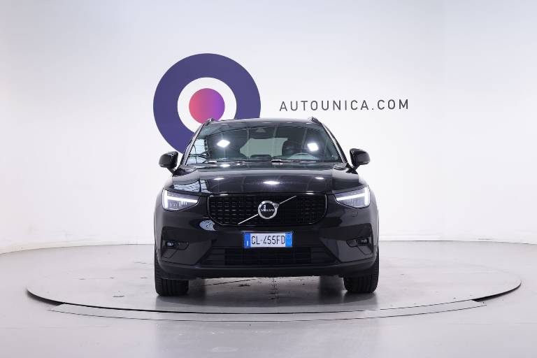 VOLVO XC40 2