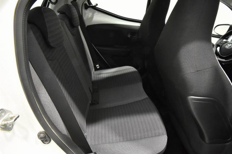 TOYOTA Aygo 40