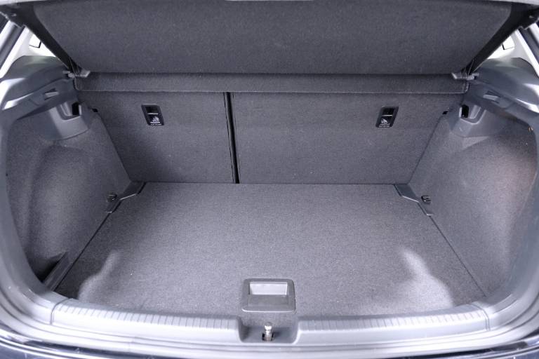VOLKSWAGEN Polo 62