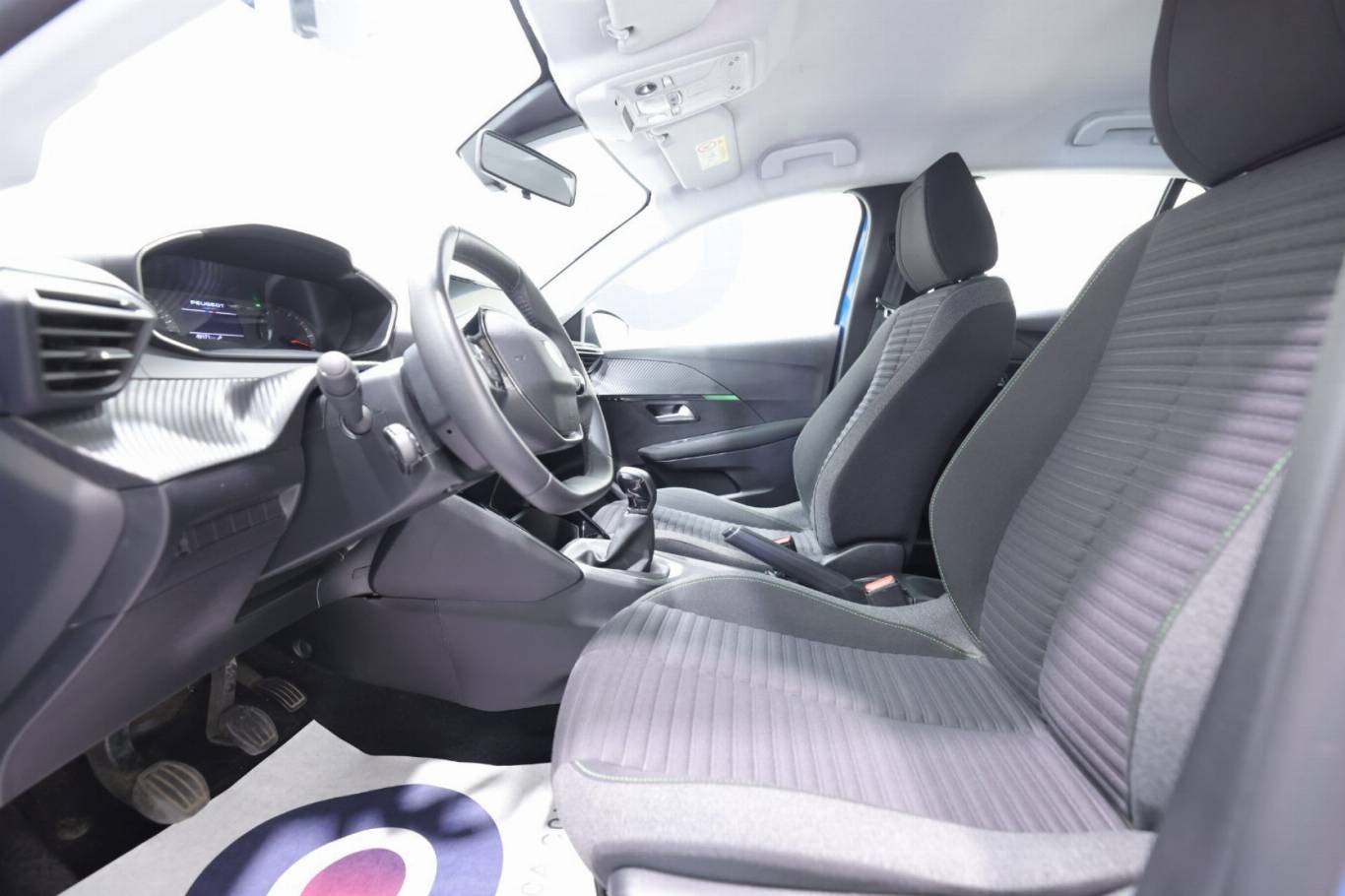 PEUGEOT 208 19