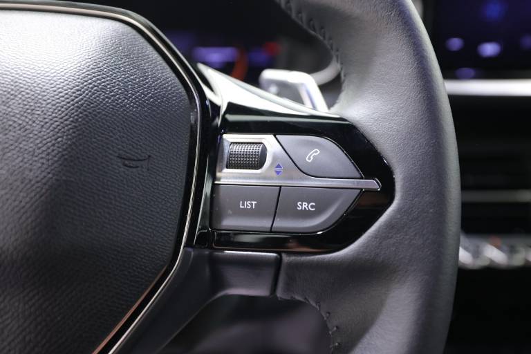 PEUGEOT 2008 21