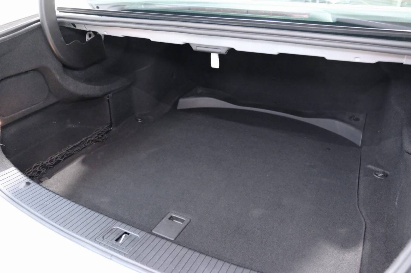 MERCEDES-BENZ E 250 75