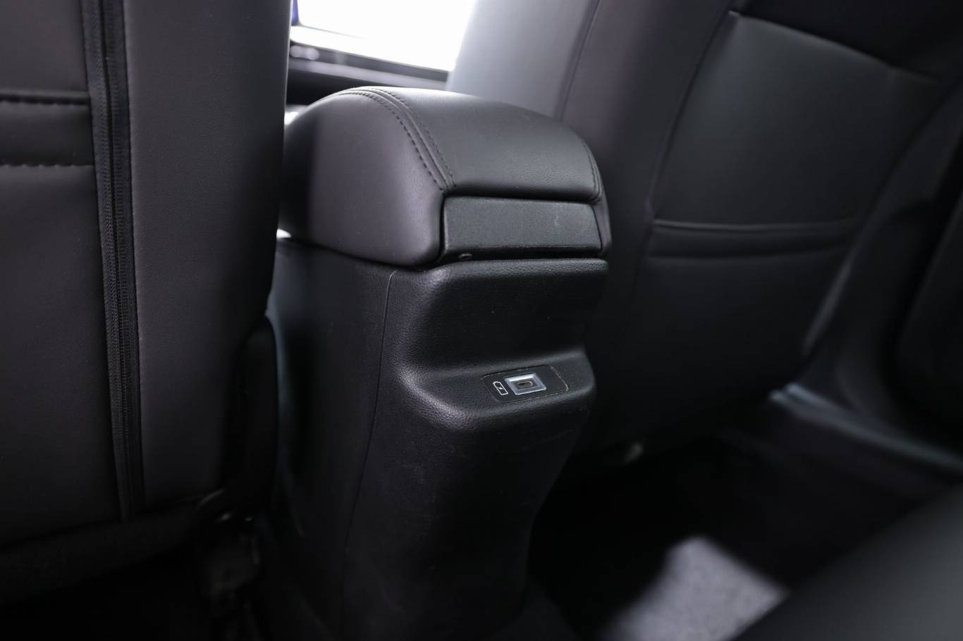 JEEP Avenger 36