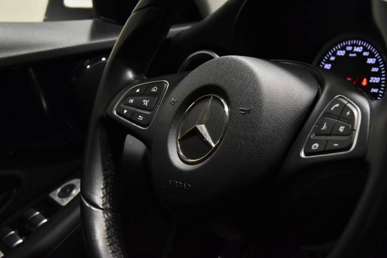 MERCEDES-BENZ C 220 51