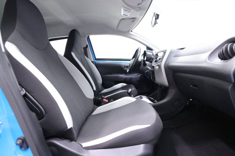 TOYOTA Aygo 37