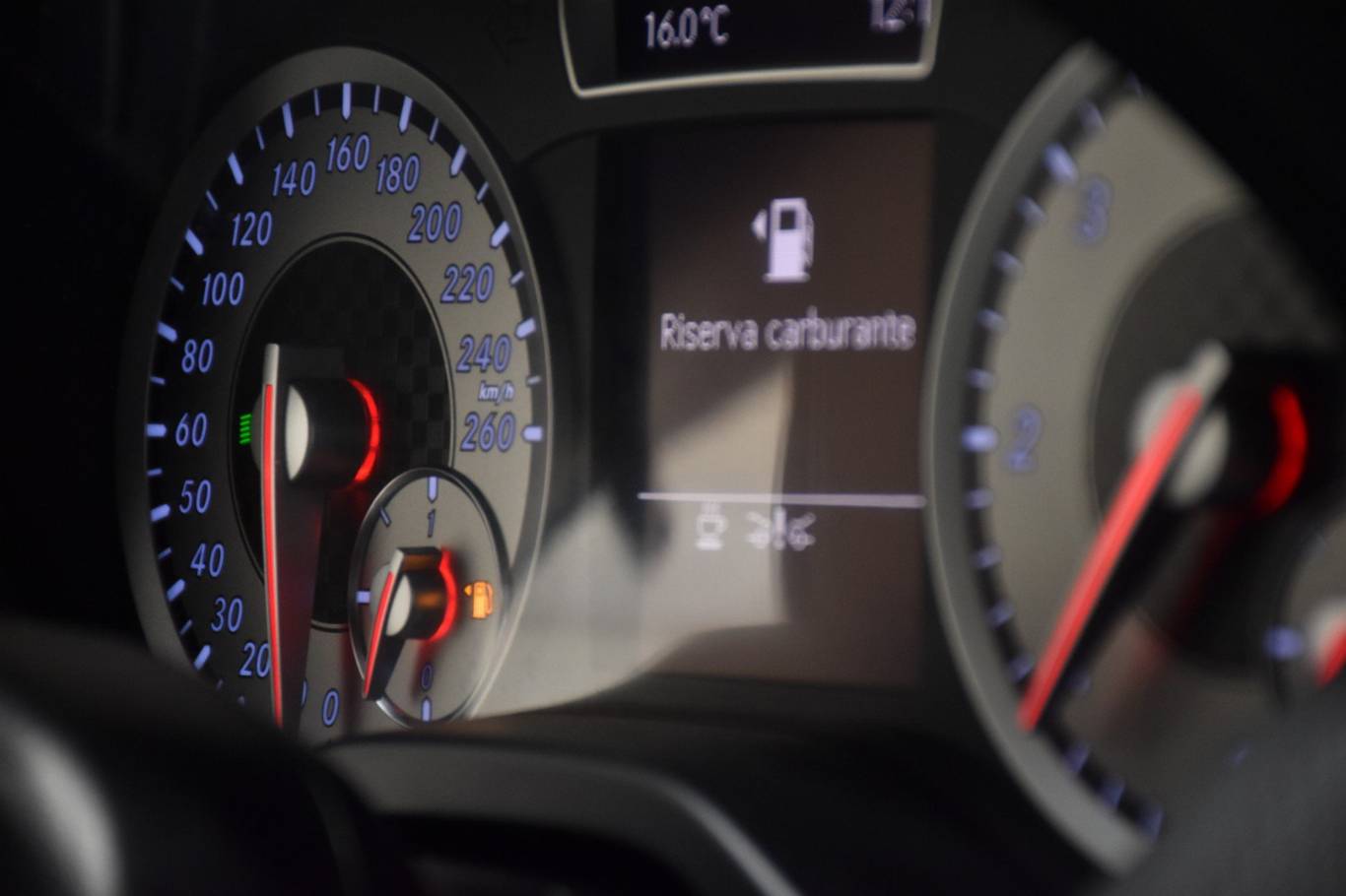 MERCEDES-BENZ A 180 44